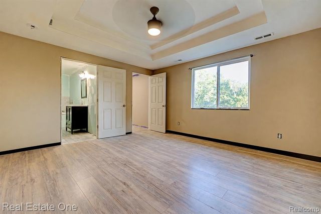 4161 Seymour Lake Road, Oxford, MI 48371