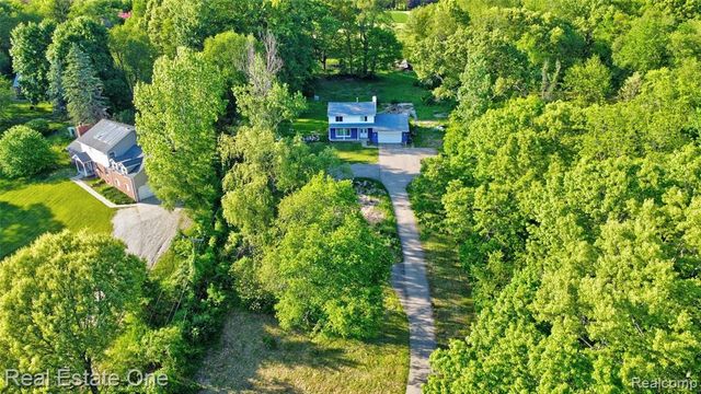 4161 Seymour Lake Road, Oxford, MI 48371