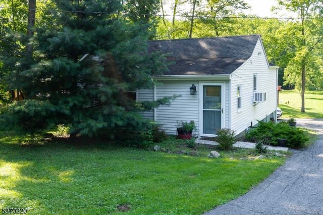 79 Musconetcong River Rd, Lebanon Twp., NJ 07882