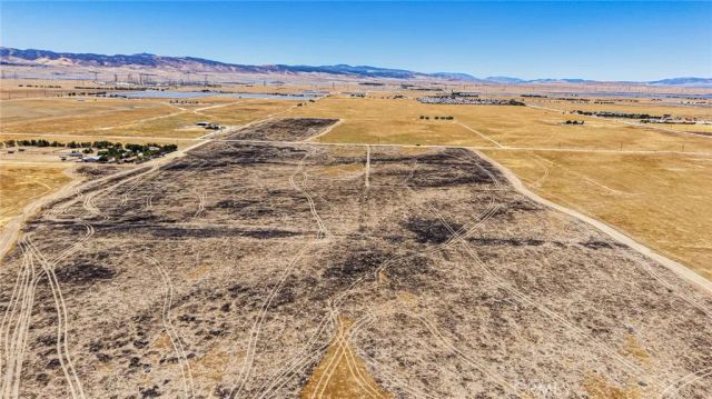 44800 80th West, Lancaster, CA 93536
