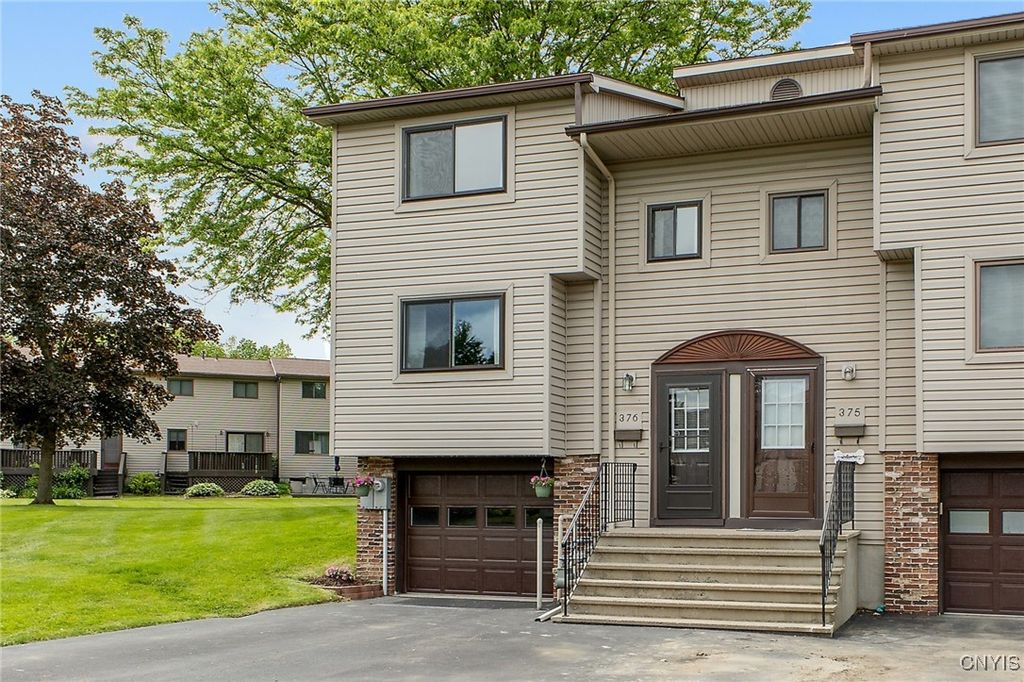376 Grenadier Drive, Salina, NY 13090