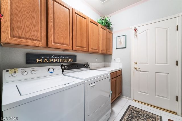 9117 Prospectors Cove Drive, Las Vegas, NV 89117