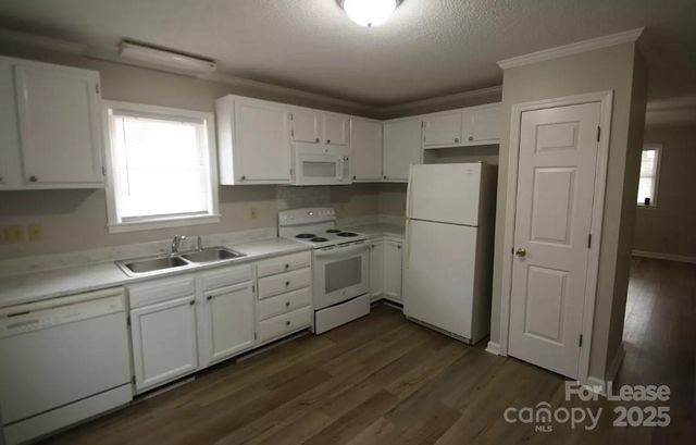 92 Akron Avenue, Kannapolis, NC 28081