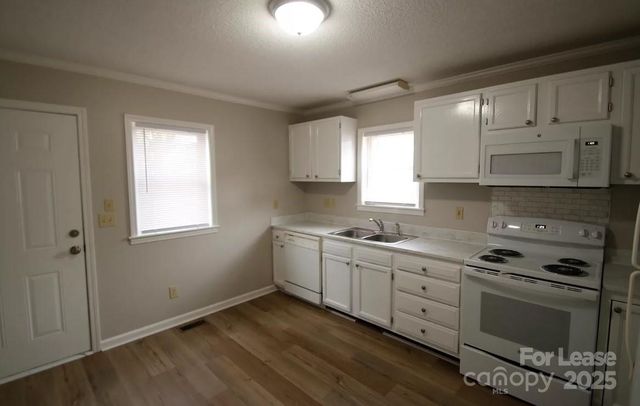 92 Akron Avenue, Kannapolis, NC 28081