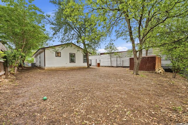 444 Azucena, San Antonio, TX 78237
