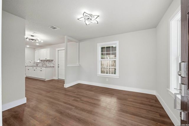 444 Azucena, San Antonio, TX 78237