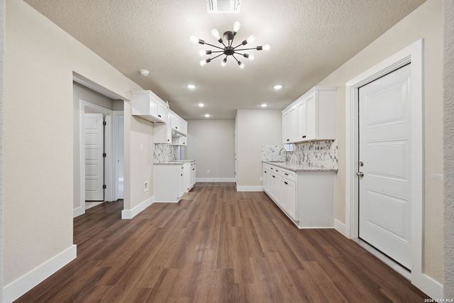 444 Azucena, San Antonio, TX 78237