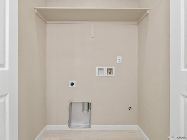 981 E Waverly Dr, Pueblo, CO 81007