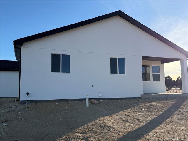 981 E Waverly Dr, Pueblo, CO 81007