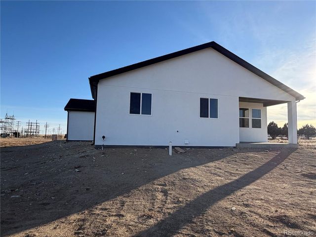 981 E Waverly Dr, Pueblo, CO 81007