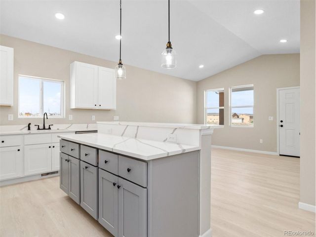 981 E Waverly Dr, Pueblo, CO 81007