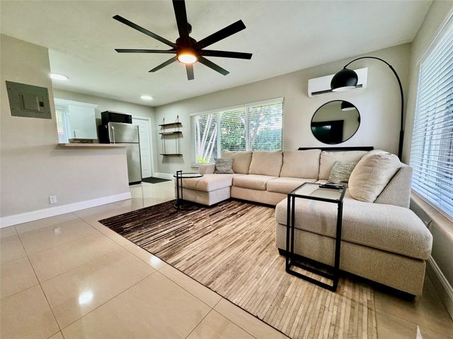 1005 NE 17th Court Unit B, Fort Lauderdale, FL 33305