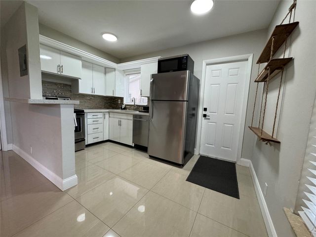 1005 NE 17th Court Unit B, Fort Lauderdale, FL 33305
