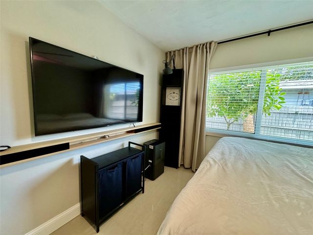 1005 NE 17th Court Unit B, Fort Lauderdale, FL 33305