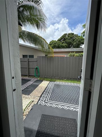 1005 NE 17th Court Unit B, Fort Lauderdale, FL 33305