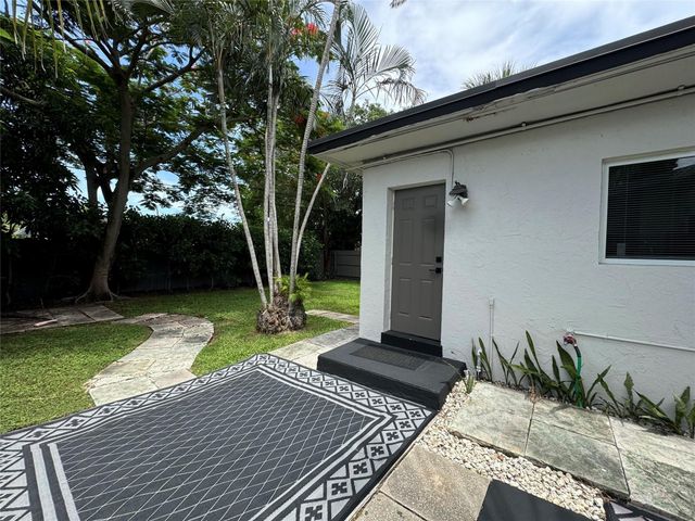 1005 NE 17th Court Unit B, Fort Lauderdale, FL 33305