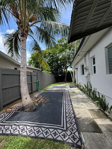 1005 NE 17th Court Unit B, Fort Lauderdale, FL 33305