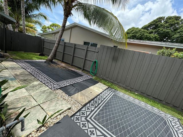 1005 NE 17th Court Unit B, Fort Lauderdale, FL 33305