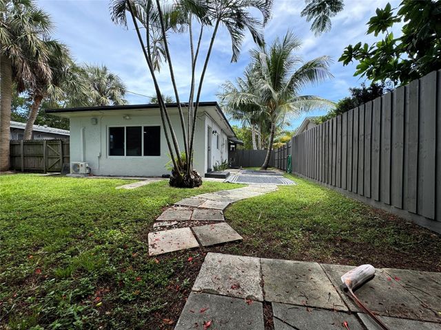 1005 NE 17th Court Unit B, Fort Lauderdale, FL 33305