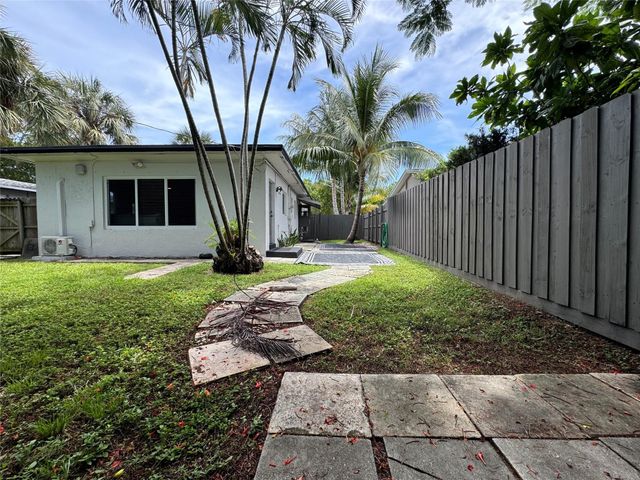 1005 NE 17th Court Unit B, Fort Lauderdale, FL 33305