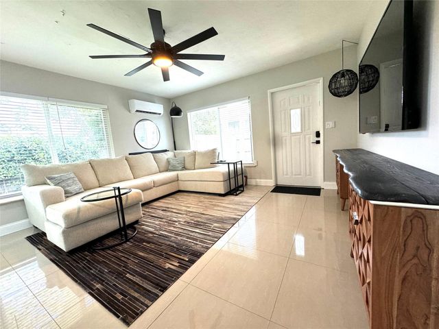 1005 NE 17th Court Unit B, Fort Lauderdale, FL 33305