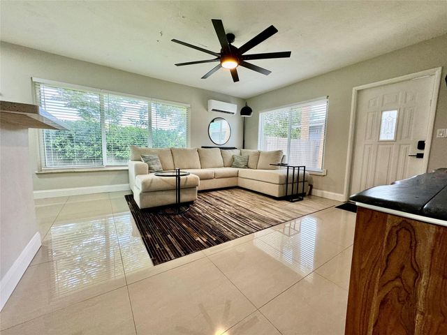 1005 NE 17th Court Unit B, Fort Lauderdale, FL 33305