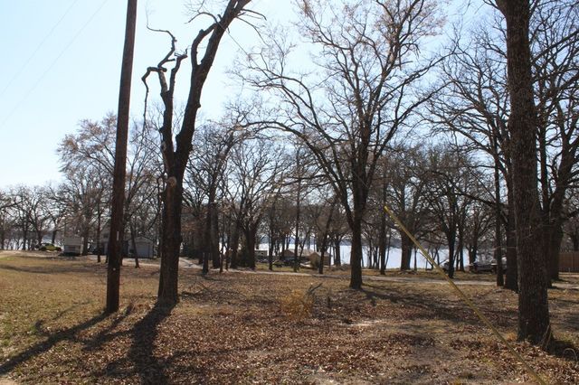 8085 Lakeview Drive, Quinlan, TX 75474