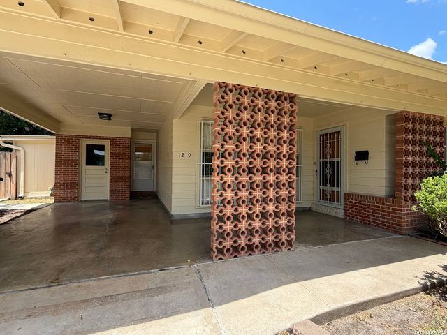 1219 ARROYA VISTA DR, San Antonio, TX 78213