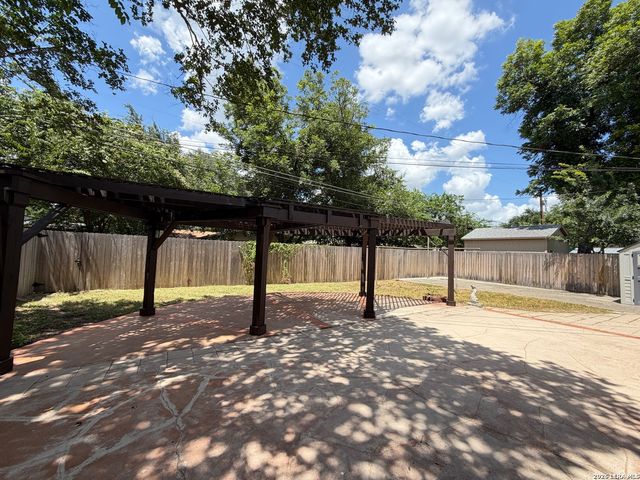 1219 ARROYA VISTA DR, San Antonio, TX 78213