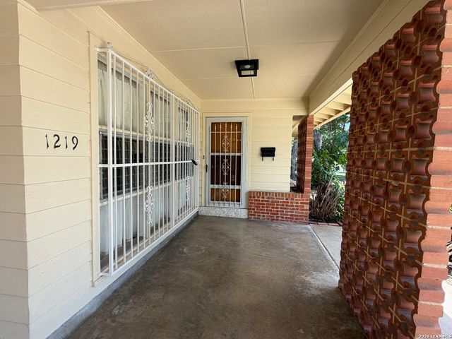 1219 ARROYA VISTA DR, San Antonio, TX 78213