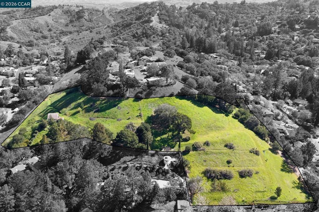 Image 2 of property listing at Park Lane Dr, Orinda, CA 94563