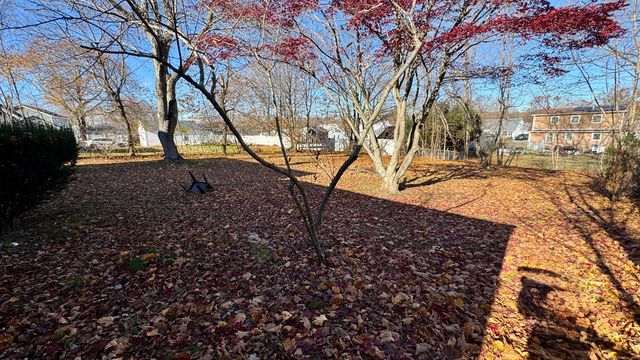 9 Warwick Lane, East Haven, CT 06512