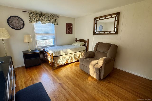 9 Warwick Lane, East Haven, CT 06512