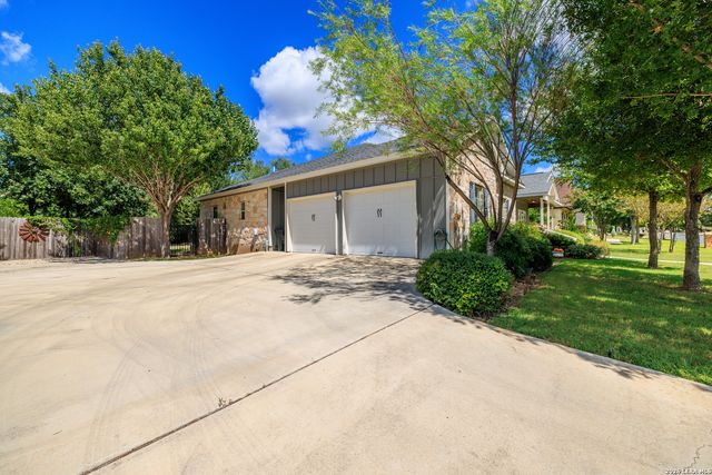 2152 Amberstone, Fredericksburg, TX 78624