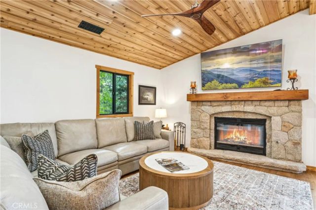 590 Arrowhead Villa, Lake Arrowhead, CA 92352