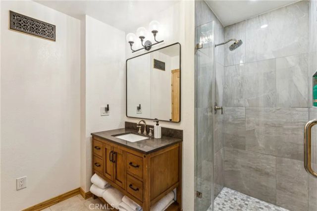 590 Arrowhead Villa, Lake Arrowhead, CA 92352