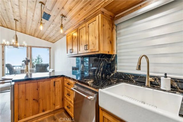 590 Arrowhead Villa, Lake Arrowhead, CA 92352