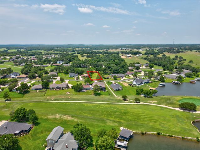 416 Kiowa Drive W, Lake Kiowa, TX 76240