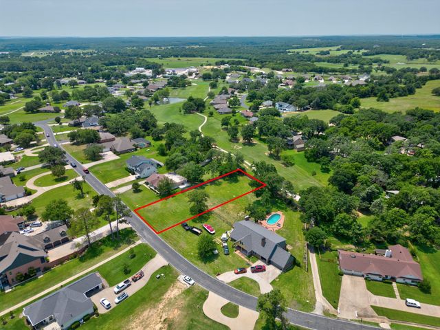 416 Kiowa Drive W, Lake Kiowa, TX 76240