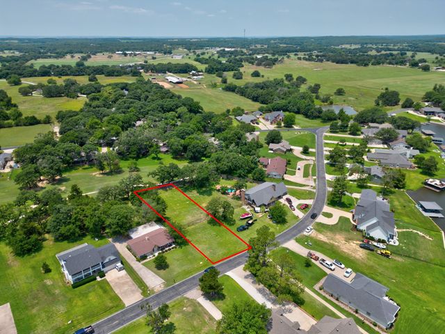 416 Kiowa Drive W, Lake Kiowa, TX 76240