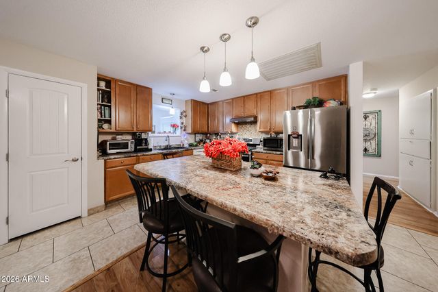 11621 N DESERT HILLS Drive W, Sun City, AZ 85351
