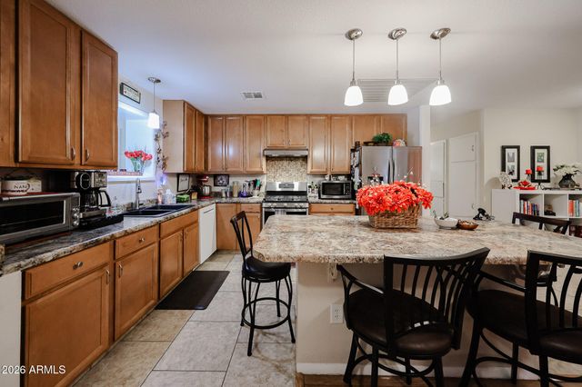 11621 N DESERT HILLS Drive W, Sun City, AZ 85351