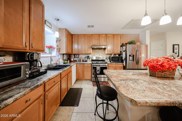 11621 N DESERT HILLS Drive W, Sun City, AZ 85351