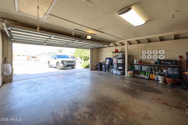 11621 N DESERT HILLS Drive W, Sun City, AZ 85351