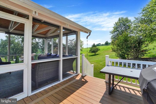 114 PARK ST, Seven Valleys, PA 17360