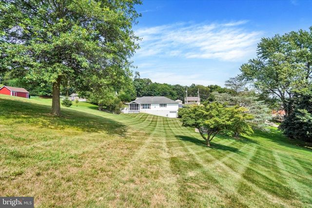 114 PARK ST, Seven Valleys, PA 17360