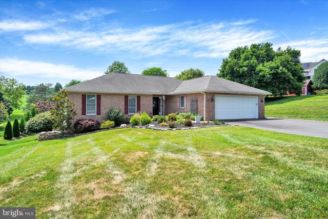 114 PARK ST, Seven Valleys, PA 17360
