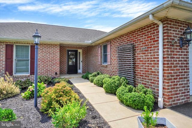 114 PARK ST, Seven Valleys, PA 17360