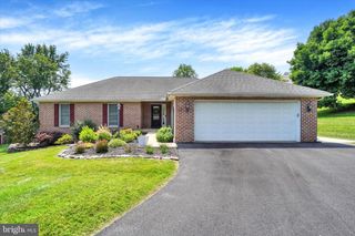 114 PARK ST, Seven Valleys, PA 17360