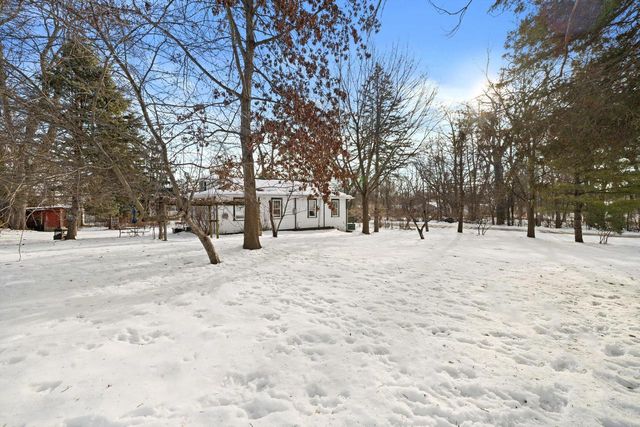 W862 Florence ROAD, Genoa City, WI 53128